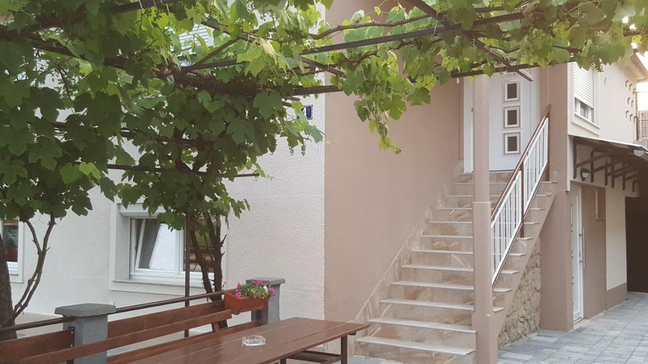 Apartments Travel Otocac Exterior photo